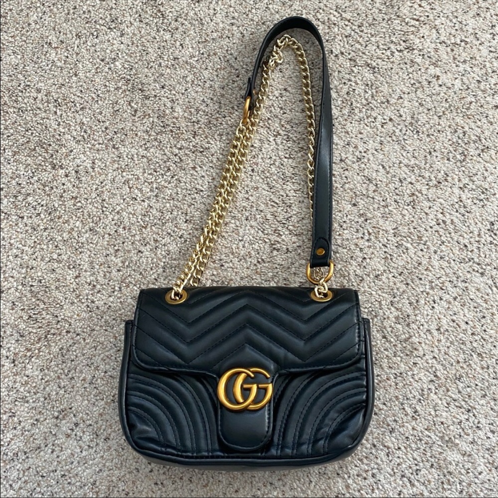 Gucci crossbody or shoulder bag